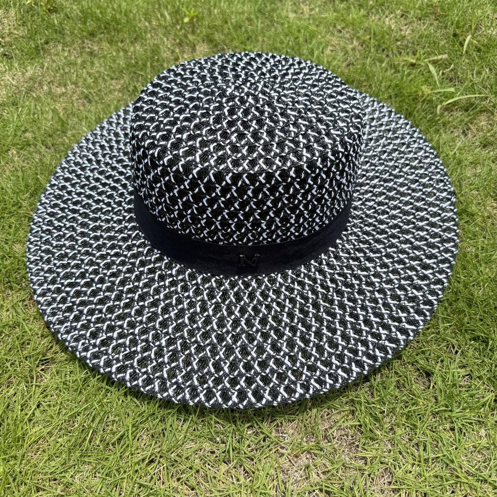 Women'S French Style Black And White Hollow Flat Top Straw Hat Summer Temperament Sunshade Protection Fashionable Top Hat