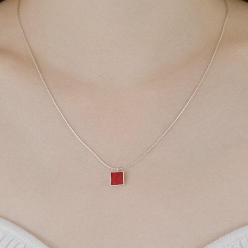 Pinaf Square Necklace _ Black & Red