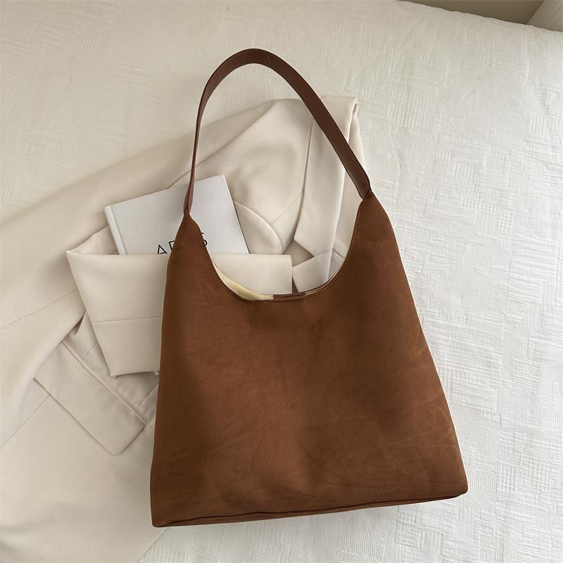 Fashionable Large Capacity Womens Tote Bag Stylish Casual Handbag With Soft Canvas Material