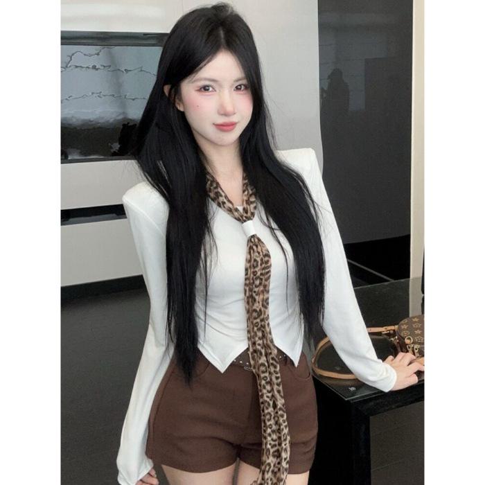 Women's Spicy Leopard Print Slim Fit Long Sleeve T-shirt - Trendy Retro Autumn/Winter Fashion