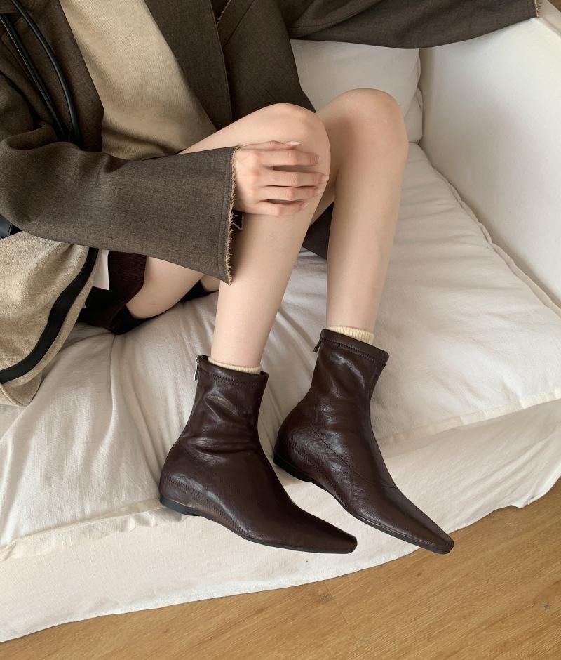 

2025 new velvet boots women s European and American style square head short boots inner height increase thin boots rear zipper women s boots Chelsea 39