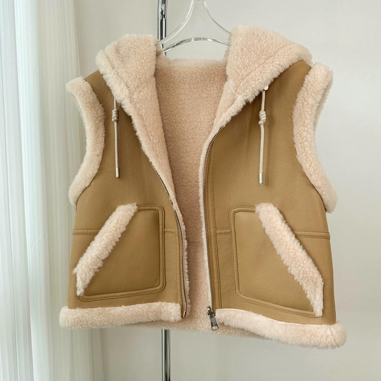 Winter Chic Vintage Leather Lamb Wool Waistcoat Women New Design Thick Hoodied Retro Coat Aesthetic Casual Street Fashion Jacket