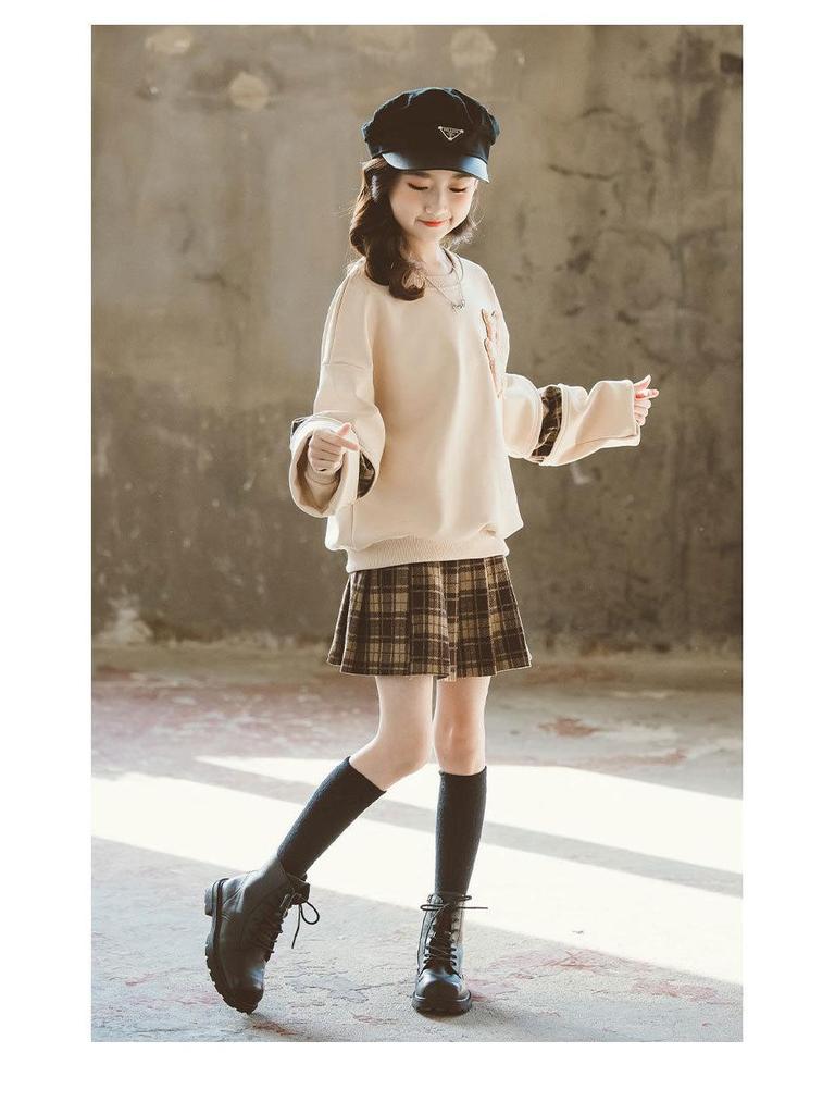2024 College Style Plaid Skirt Set for Big Girls – Trendy Two-Piece Outfit