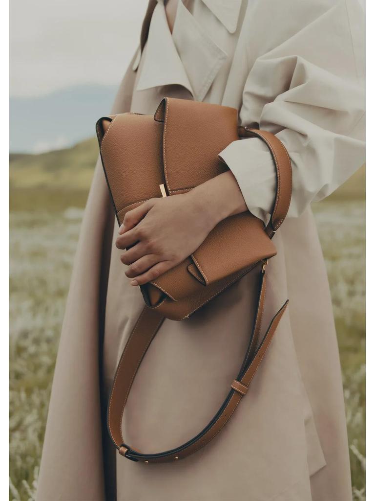 Mokki French Niche Retro Genuine Leather One-Shoulder Crossbody Bag