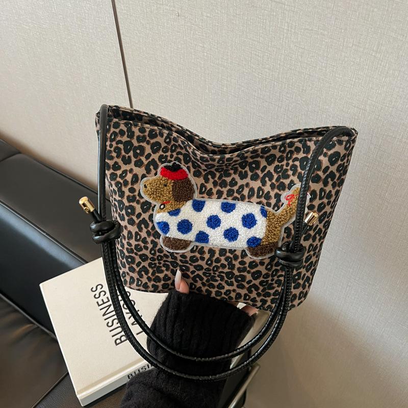 

Осень и зима корейская версия новой универсальной наплечной сумки женская леопардовая принт ins мультяшный щенок модная универсальная сумка-тоут для поездок на работу