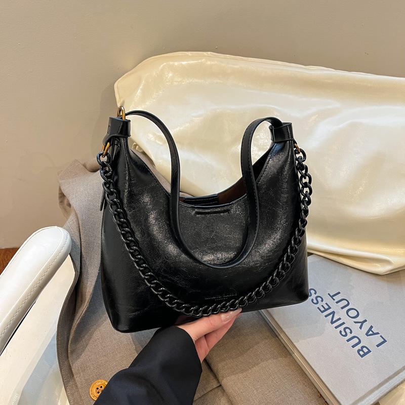 Classic Black Chain Crossbody Bag for Women Autumn Winter New Large Capacity One Shoulder Bags Texture Versatile Handbag