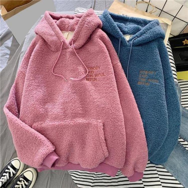 Warmer Winter Damen Hoodie Fleece Lockerer Pullover Lange Ärmel Dicke Buchstabenstickerei Oberteil Elastische Bündchen Kordelzug Aufgesetzte Tasche Herbst