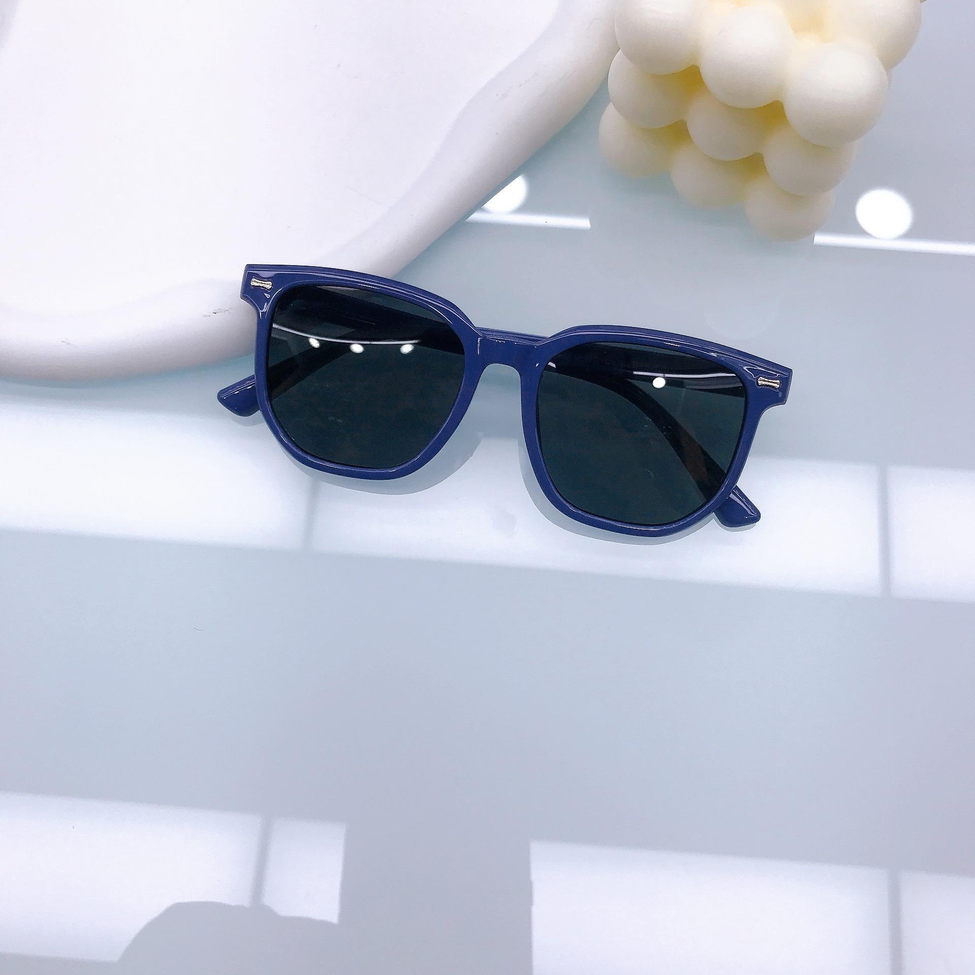 

Модные детские солнцезащитные очки для путешествий, солнцезащитные очки с защитой от ультрафиолета, персонализированные вогнутые детские очки для девочек