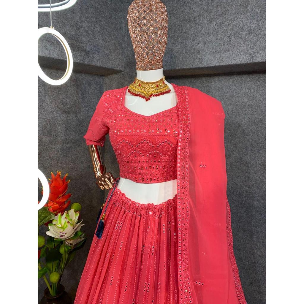 Neue attraktive und schöne Partykleidung aus Lehenga Choli aus Seide