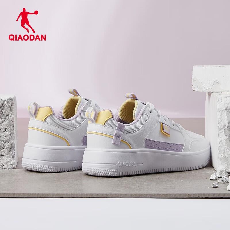 

Жіночі повсякденні кросівки на платформі Jordan Colorblock EUR 39