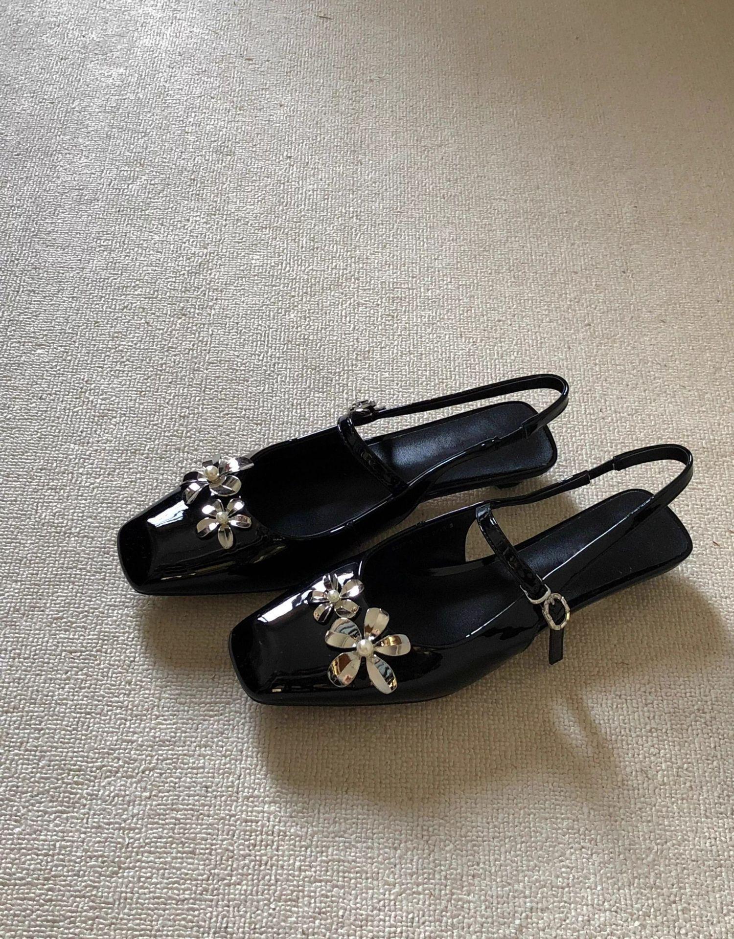 

Premium slope heel bag head sandals women s summer wear 2025 new one-word buckle with skirt commuter sandals 40 чёрный