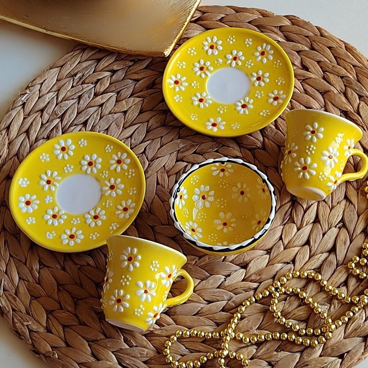 

Подарочный набор специальных кофейных чашек с рисунком ромашки на 2 персоны и сахарница отечественного производства, желтый цвет 80 Ml жёлтый