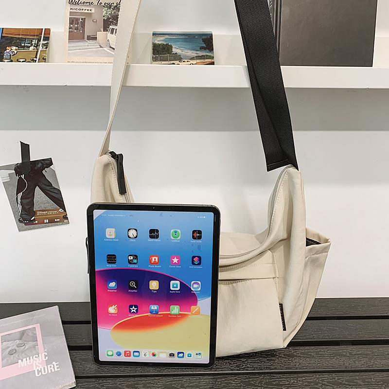 Men Solid Color Shoulder Bag Women Large Capacity Water-Repellent Commuter Crossbody Bag