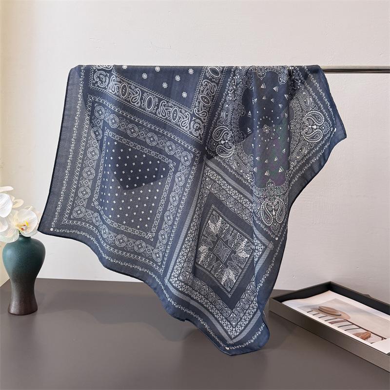 Fashion Decoration Square Scarf Women Luxury Paisley Print Soft Head Scarves Cotton Feel Headscarf Warm Foulard Bandana Neck Tie