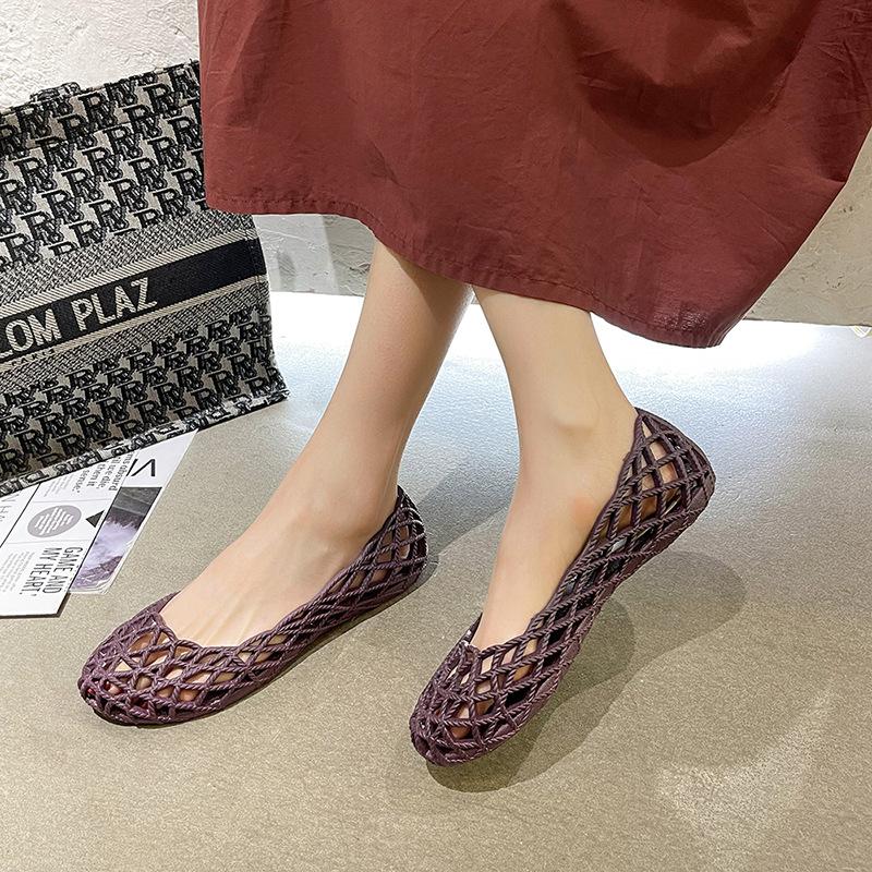 Fashion 2025 new beach sandals for women's summer fashion hollow flat toe anti slip soft bottom breathable jelly plastic Flat shoes