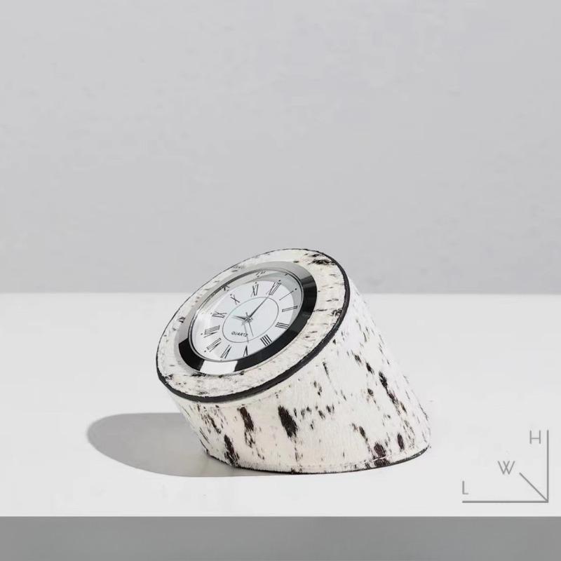 Nordic Style Horse Hair Creative Clock Ornaments Light Luxury Living Room Study Dressing Table Bedroom Bedside Table Clock Decoration