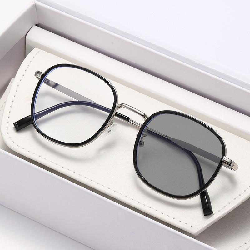 Advanced Photochromic Round Metal Frame Myopia Glasses Elegant Eye Protection Anti Blue Light 0 To -4 0