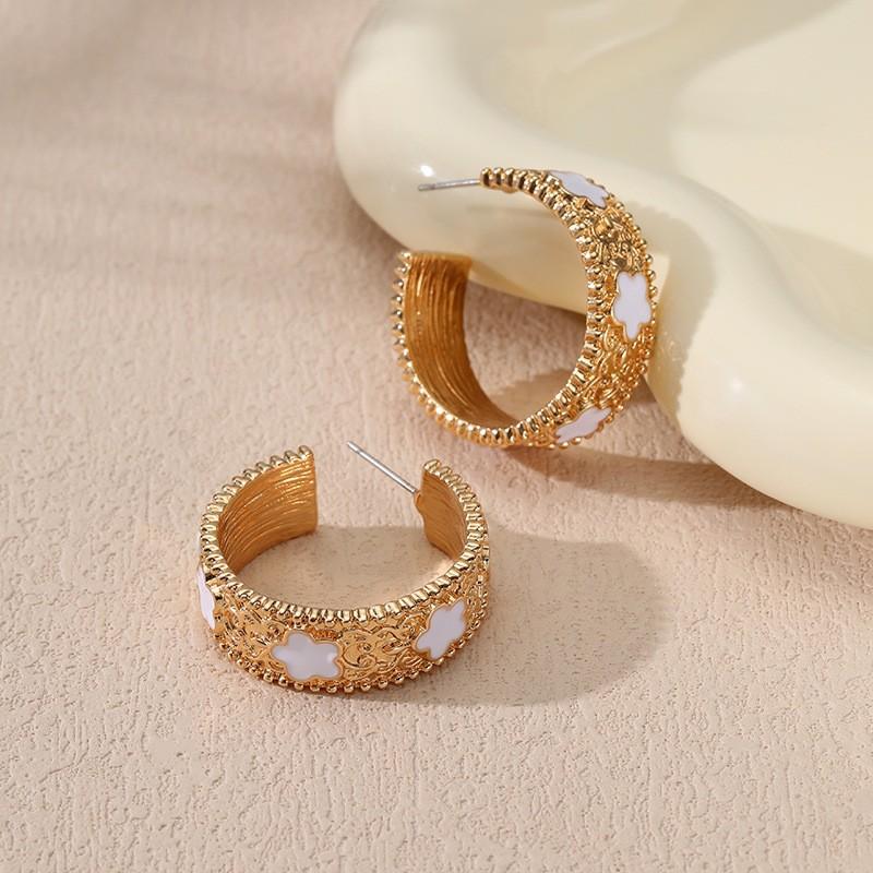 

Новые горячо продаваемые высококачественные серьги-цветы из цинкового сплава для женского чувства высокого класса 4 цвета на выбор модные серьги