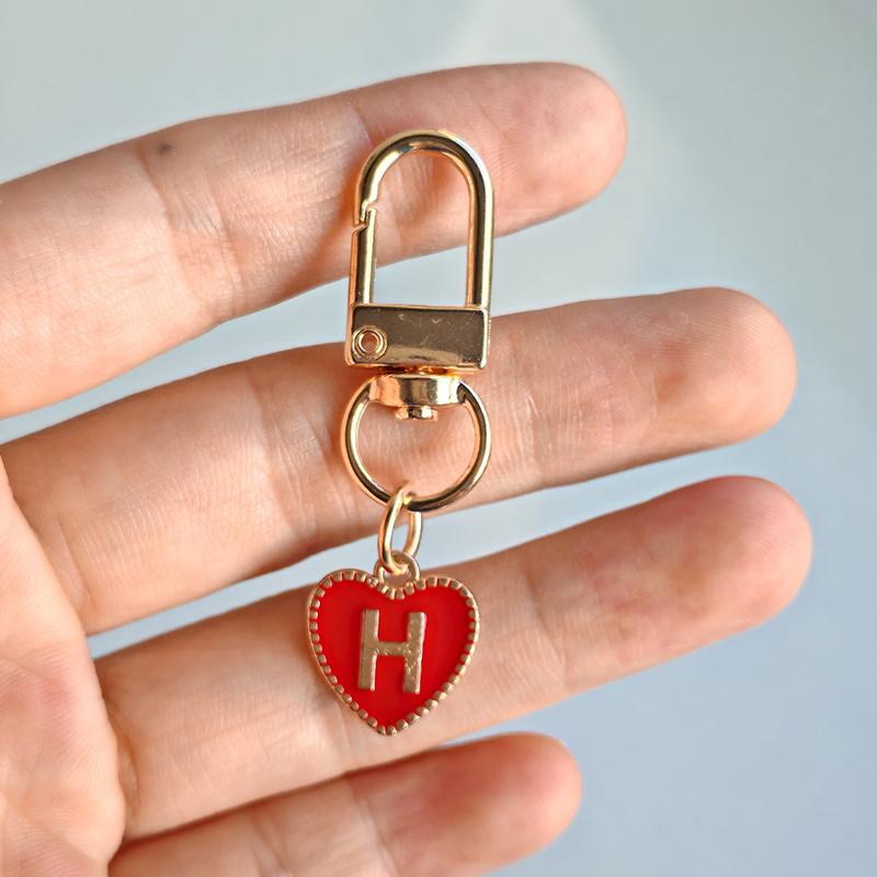 1PC Lobster Buckle Gift Metal Party 26 English Letters Keychain Marker Heart Shaped Red Love Keychain Design DIY Creativity