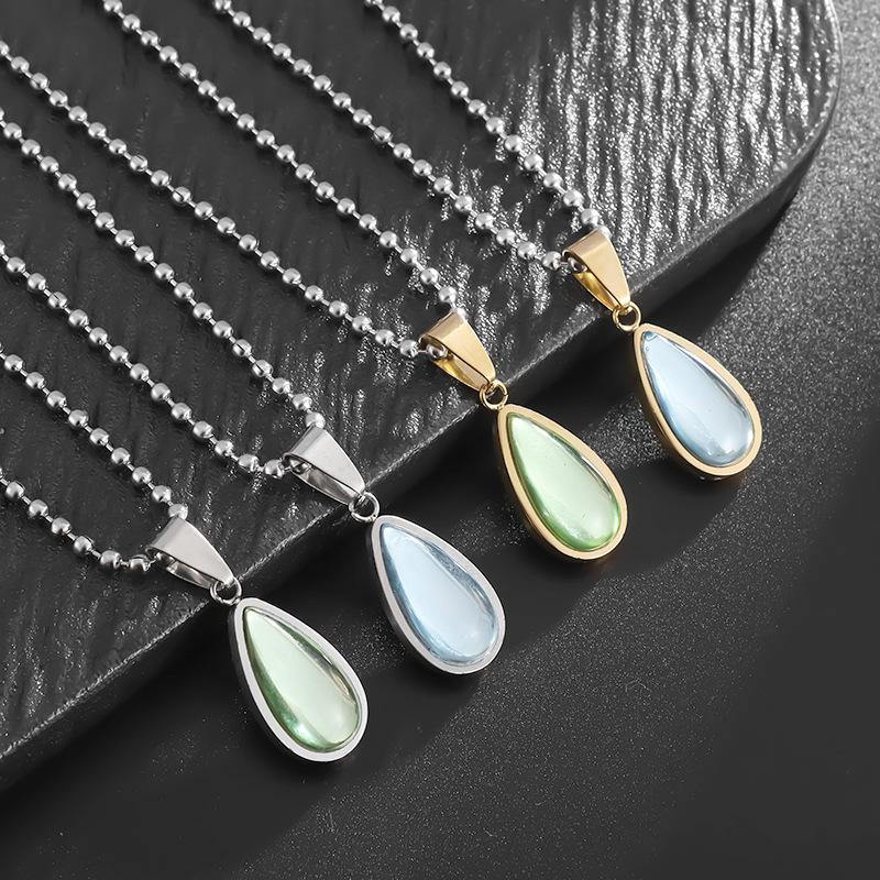 

New European and American Style Titanium Steel Necklace for Women with High End Fashion and Versatile Collarbone Chain