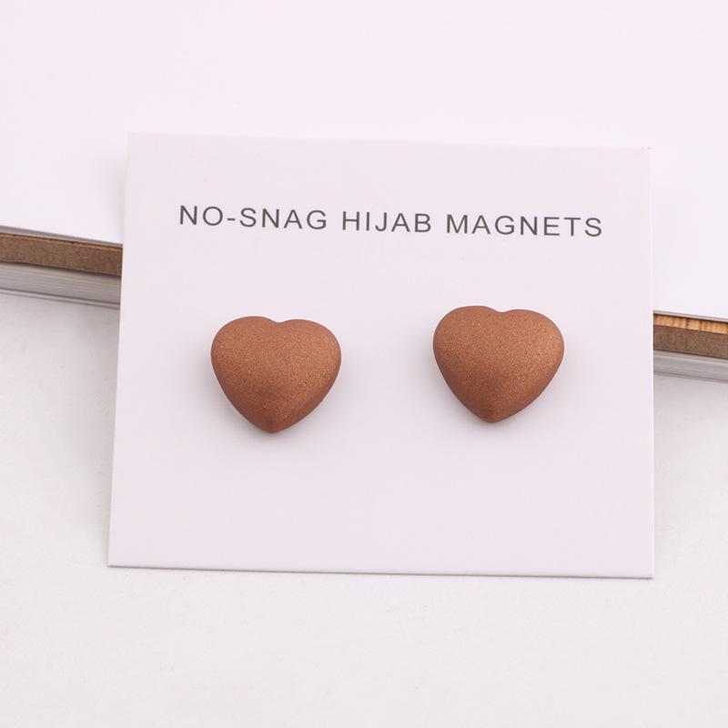 Hui Hijab Scarf Heart-Shaped Magnetic Collar Clip