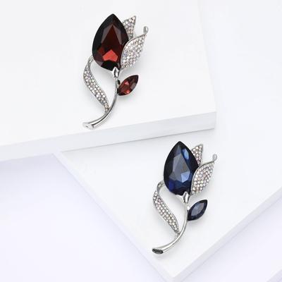 Broche Fleur en Verre et Alliage Simple et Exquise Personnalité Tempérament Veste de Costume pour Femme Cardigan Corsage Bijou Épingle