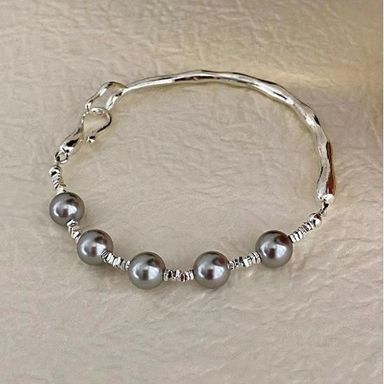 Elegant Freshwater Pearl and Shell Bead Women's Necklace - High-End Design Choker and Clavicle Chain