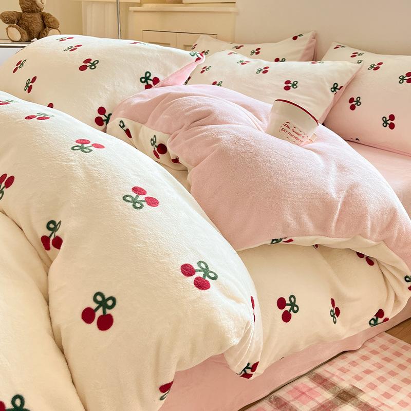Thickened Milk Fleece Four-Piece Set, Coral Fleece Bed Sheet Quilt Cover, Fleece Three-Piece Set, Bedding.