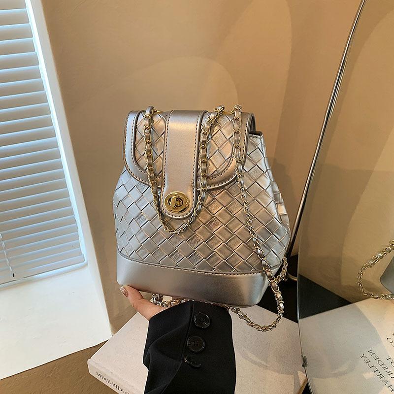 Niche Chain Backpack New Fashion Girls Woven Shoulder Bag Student Commuter Backpack