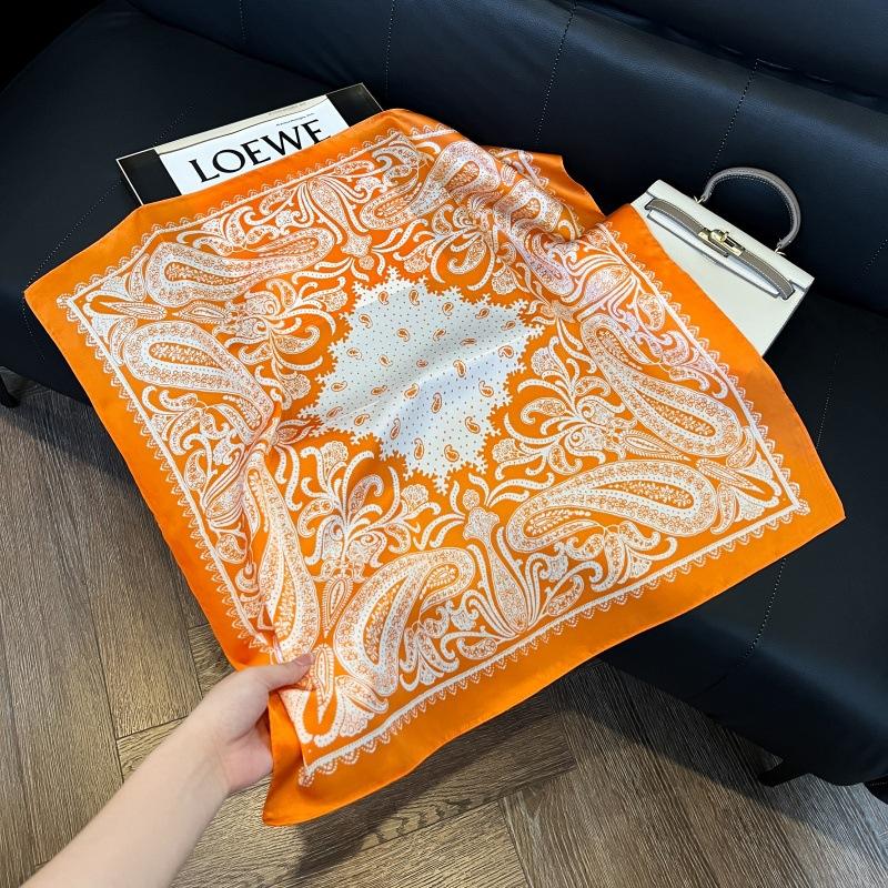 New silk scarf women's fashion versatile high-end small square scarf Korean version neck protection scarf spring and autumn retro scarf binding bag