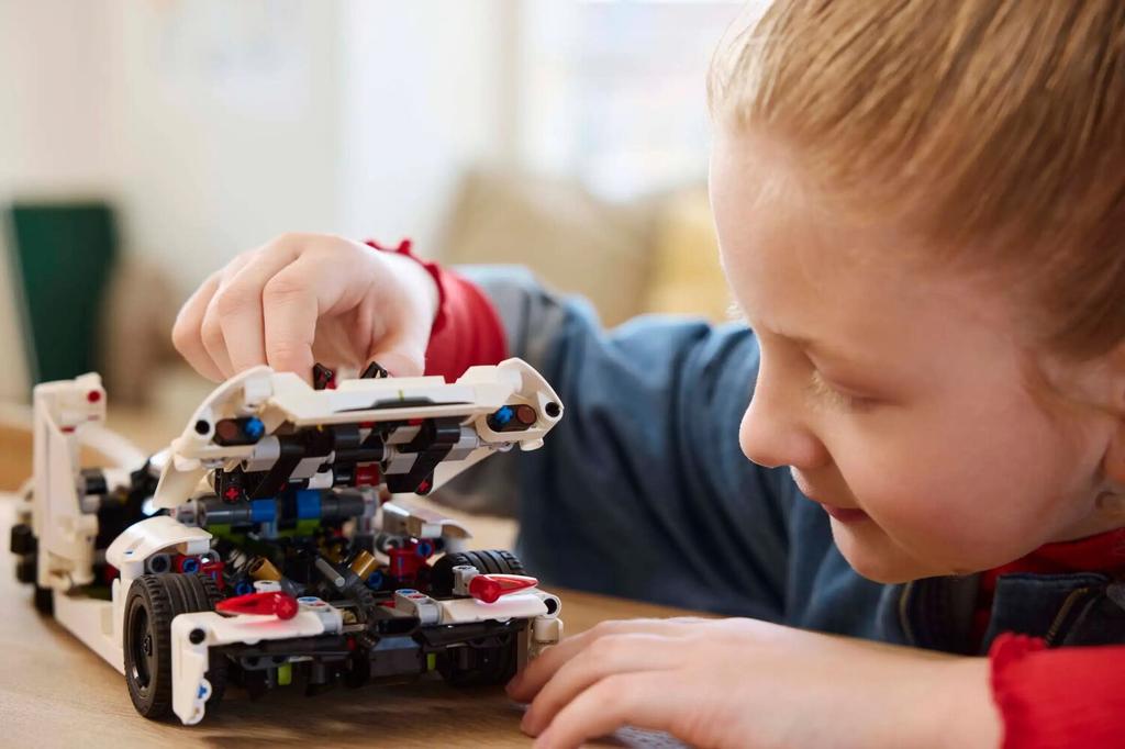 LEGO конструктор Technic – Машинка – Суперспортивный автомобиль Koenigsegg Jesko Absolut (42184)