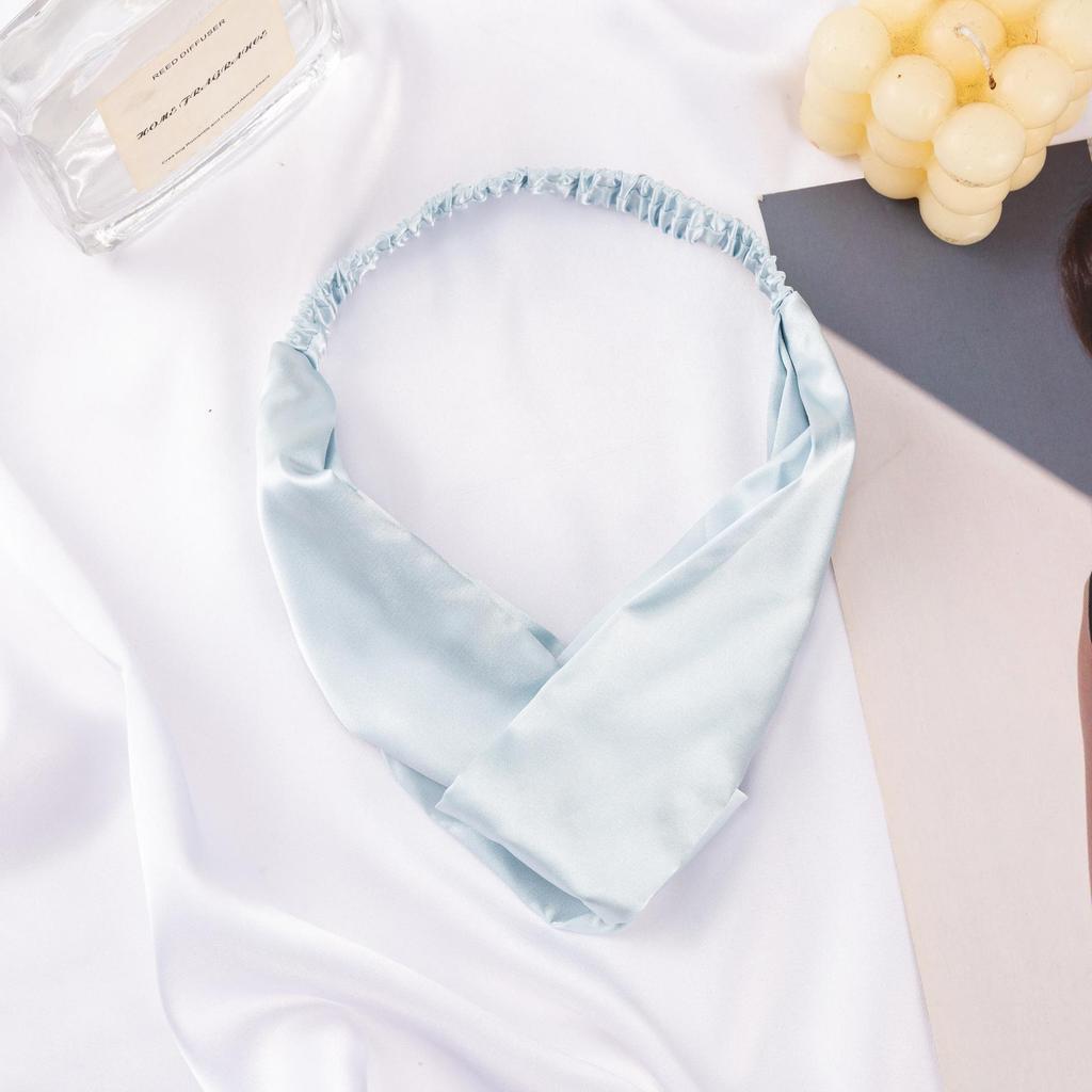 "Fascia Elastica in Seta Simulata": Chic, Comodo, & Design a Croce Monocolore"