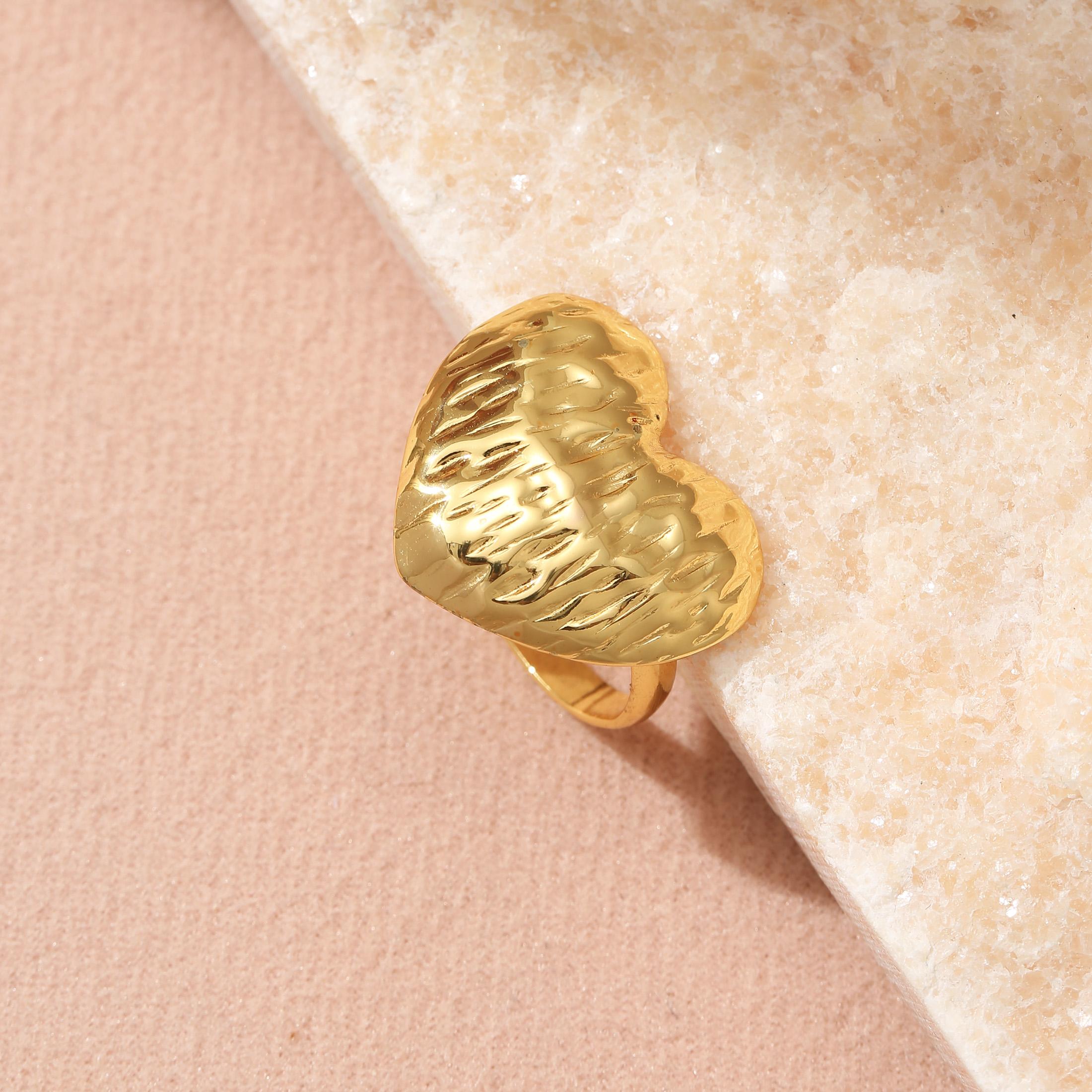 

Golden Plated Hammered Heart Open Adjustable Ring for Women Elegant Statement Jewelry Gift resizable золотий