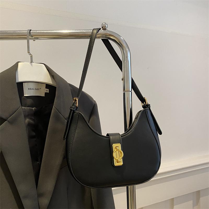 

Сумка премиум-текстуры нишевого дизайна 2025 новая женская сумка популярная сумка-мессенджер на одно плечо под мышку чёрный