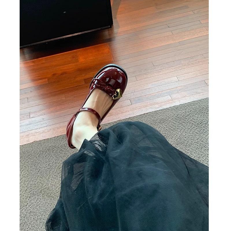 2025 New Red Mary Jane Shoes Japanese Round Head College Style Love Buckle Small Leather Shoes Women's Patent Leather Retro Single Shoes
