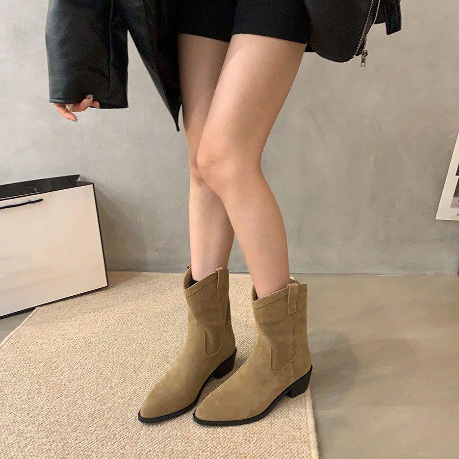 Women's Vintage Brown Western Cowboy Ankle Boots with Chunky Heel and Pointed Toe - V-Mouth Design, Plus Velvet, Autumn/Winter 2025