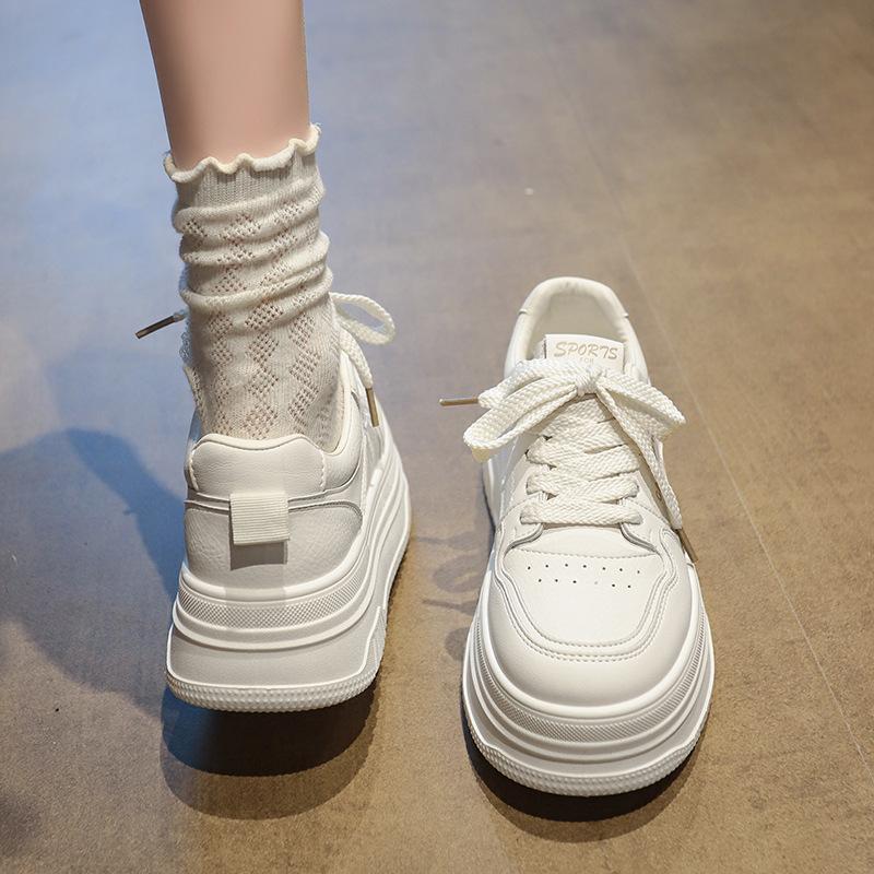 Muffin platform casual board shoes women's 2025 new small height increase 5CM fashionable versatile age-reducing white shoes