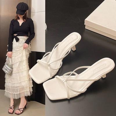 High Heels eckiger Kopf dünner Riemen offen Zehen Damen coole Slipper Sommer 2025 neue Trage Fee Stil Temperament Einzelne Schuhe