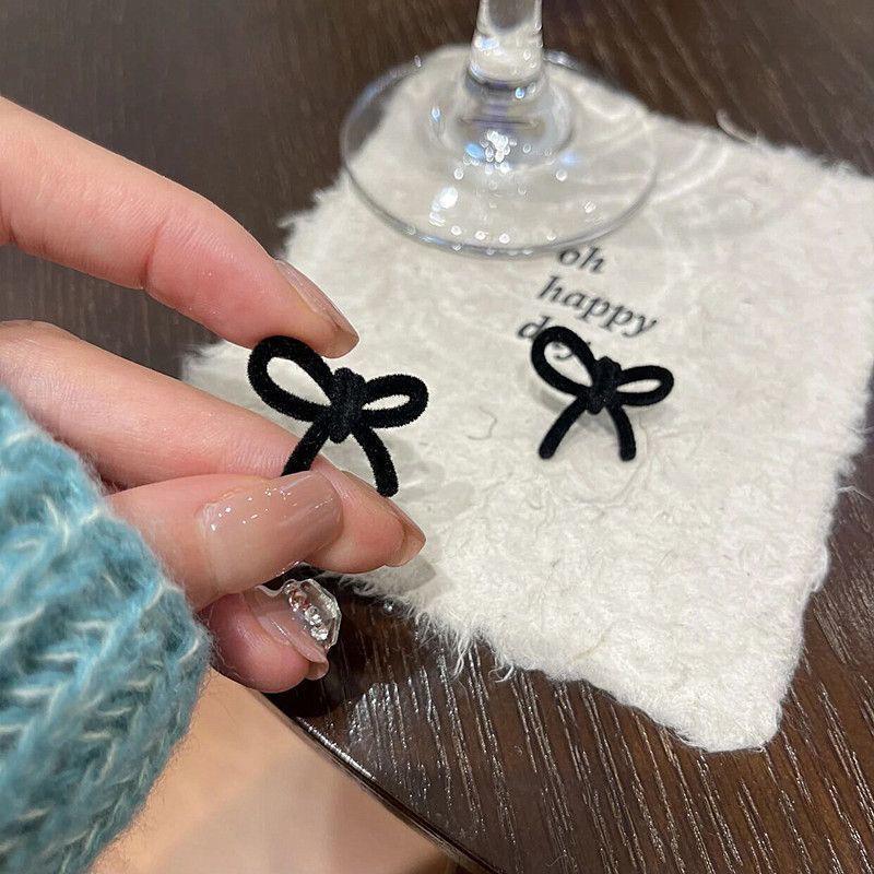 Retro Flocked Black Bow Stud Earrings - Sweet and Versatile with a Simple, Elegant Design