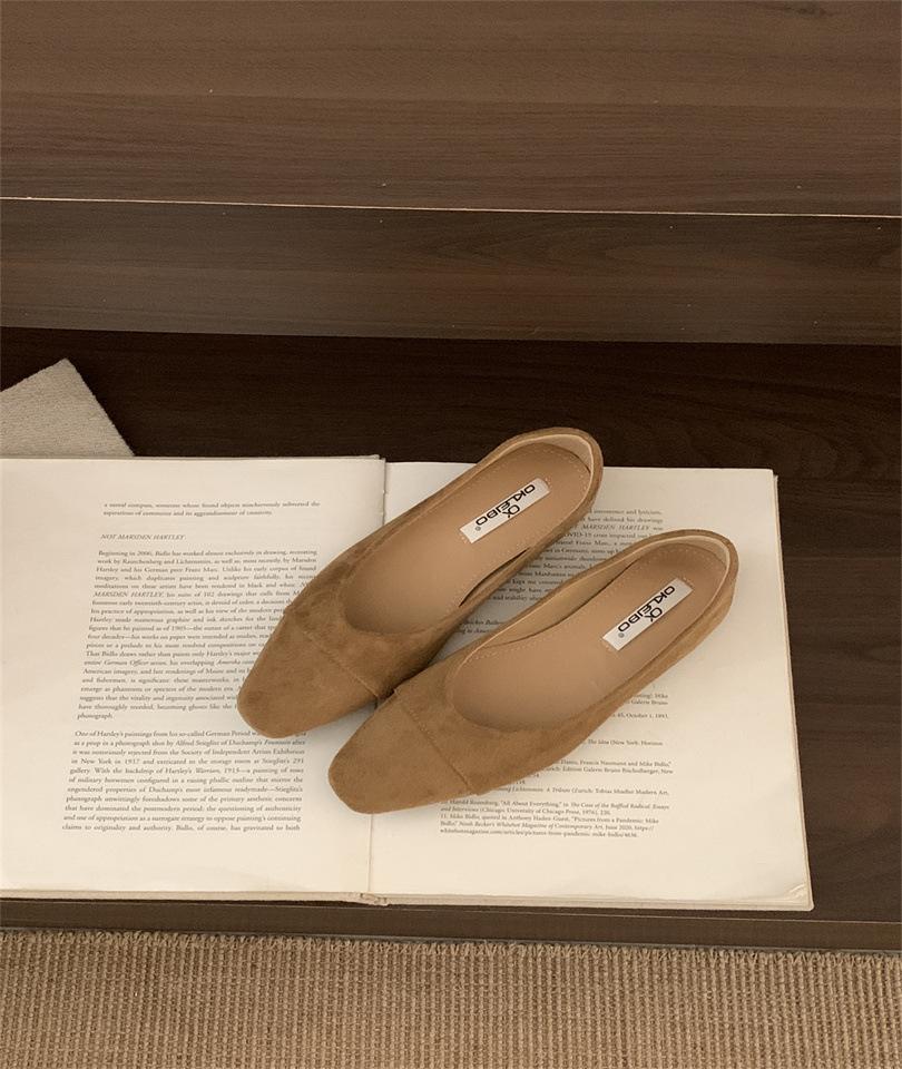 Square heel round head shallow mouth single shoes Korean version simple retro literary flat shoes grandma shoes soft
