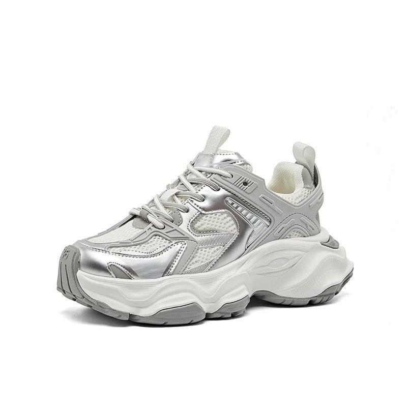 A New Breathable Casual Sports Shoe for Women Featuring Thick-soled Height-increasing Dad Shoes