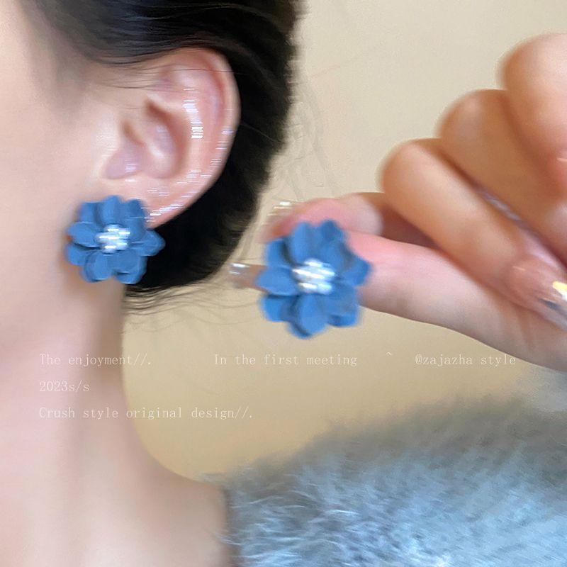 

Rose Female Mori Style S925 Silver Pearl Stud Earrings Blue Rose Pair