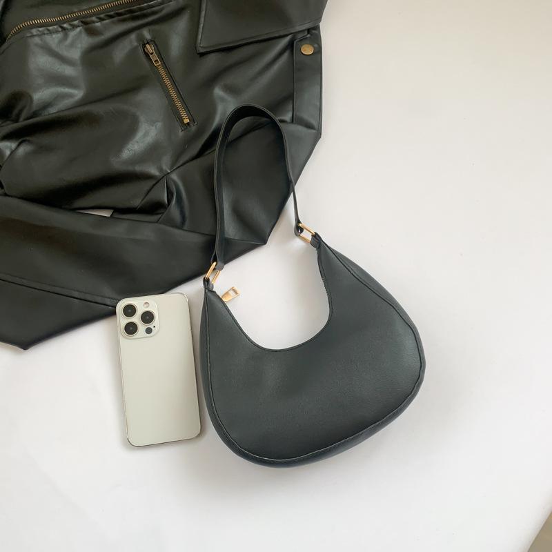 Handbag Women's 2025 Summer New Popular Underarm Shoulder Simple Texture Solid Color Foreign Gas Crescent Bag Small Women's Bag