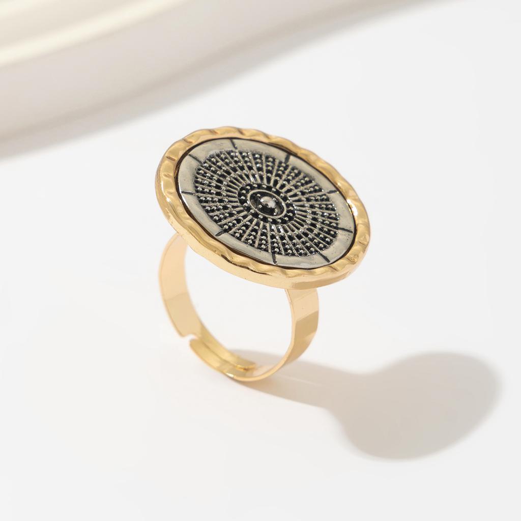 Retro Old Geometric Knock Pattern Disc Ring, Cold Wind Metal Pleated Flower Ring