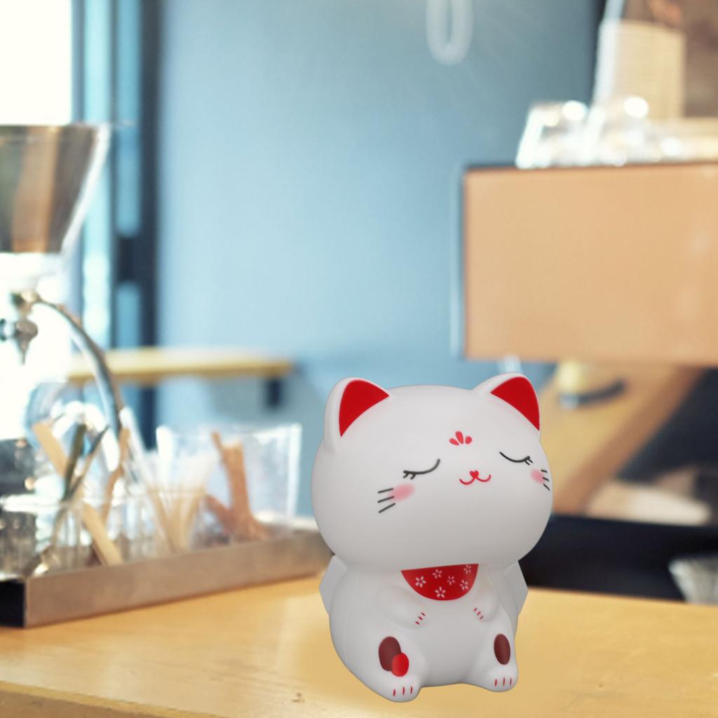 Niedliches Katzen-Ornament Solarlicht Induktion Kunststoff Glücksbringende Nickkatze für Restaurants Armaturenbrett im Auto mit Lächeln