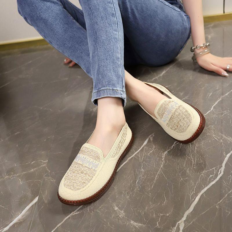 Soft sole non-slip shallow mouth mother shoes old Beijing cloth shoes women's breathable hollow new Chinese shoes 2025 summer new
