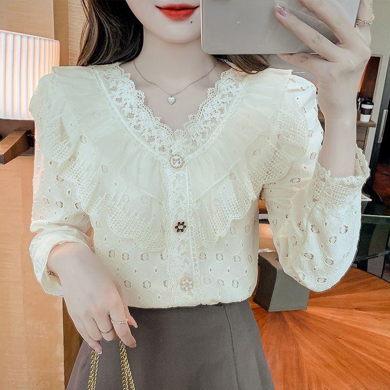 Fashionable and Age-Reducing Lace Top with Lotus Leaf Hem for Women's Autumn and Winter Wardrobe