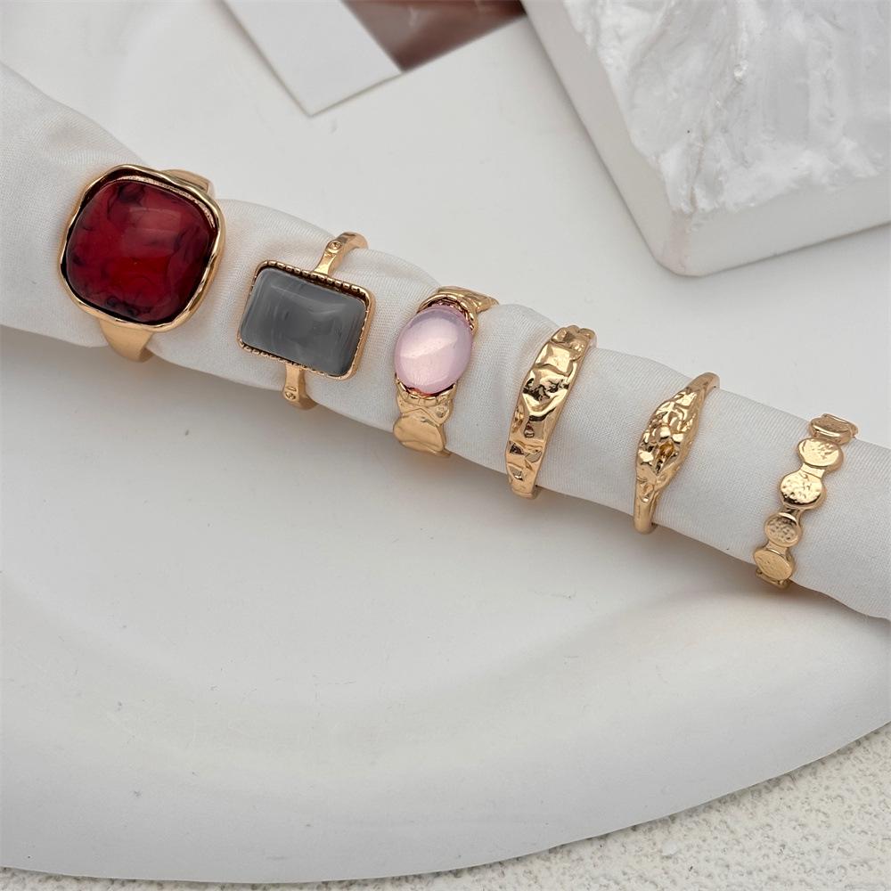 

Minimalist Japanese Light Luxury Small Round Gemstone Ring золотой