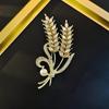Elegant Rhinestone Animal Brooch: High-End Flower Design for Women's Coats and Accessories