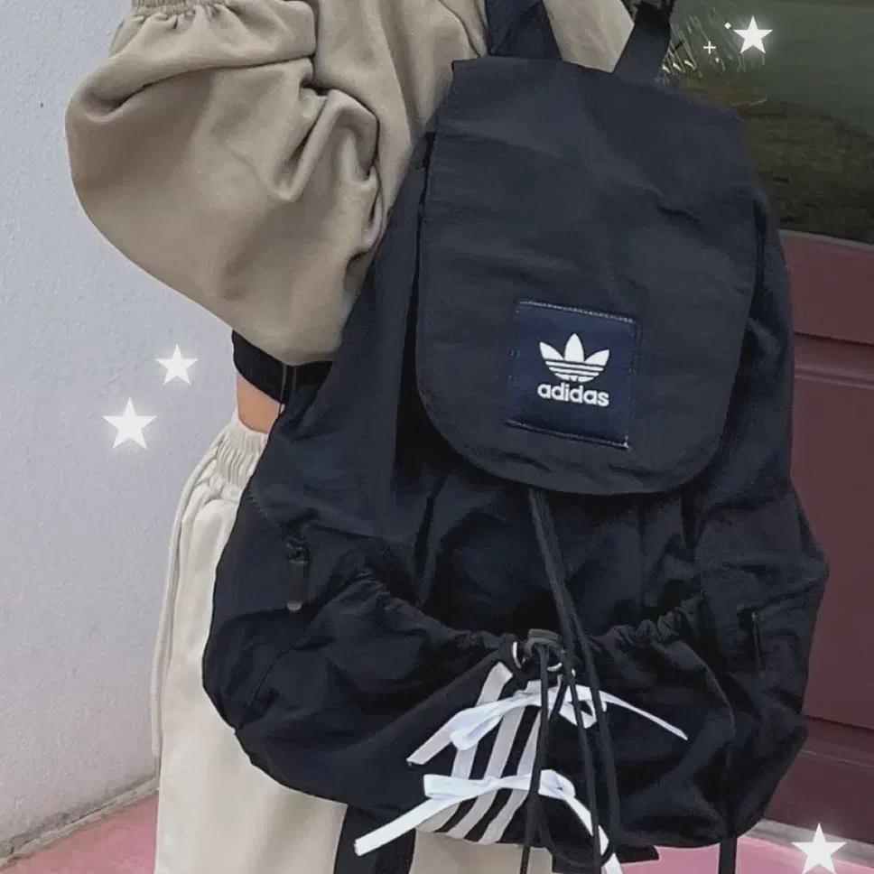 

Yoona Sells Custom Backpacks